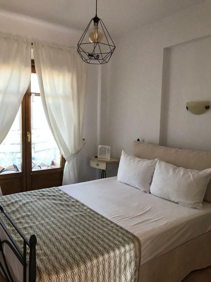 Niriides Hotel Đảo Amolianí Ngoại thất bức ảnh